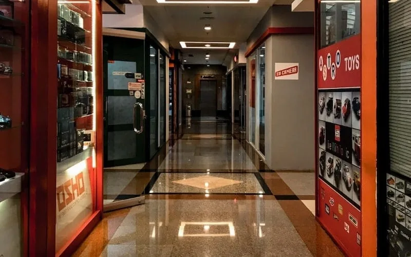 Epoxy Artistry: Creating Custom Masterpieces on Your Floors illustration